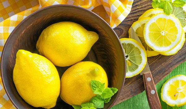 مضرات آب لیمو ترش برای پوست